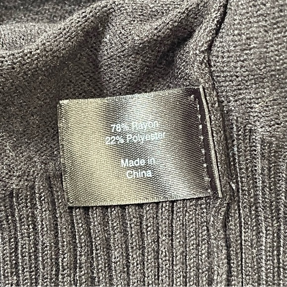 Lane Bryant Illusion Collection Ruched Side Slimming Sweater Size 14-16 - Picture 8 of 8